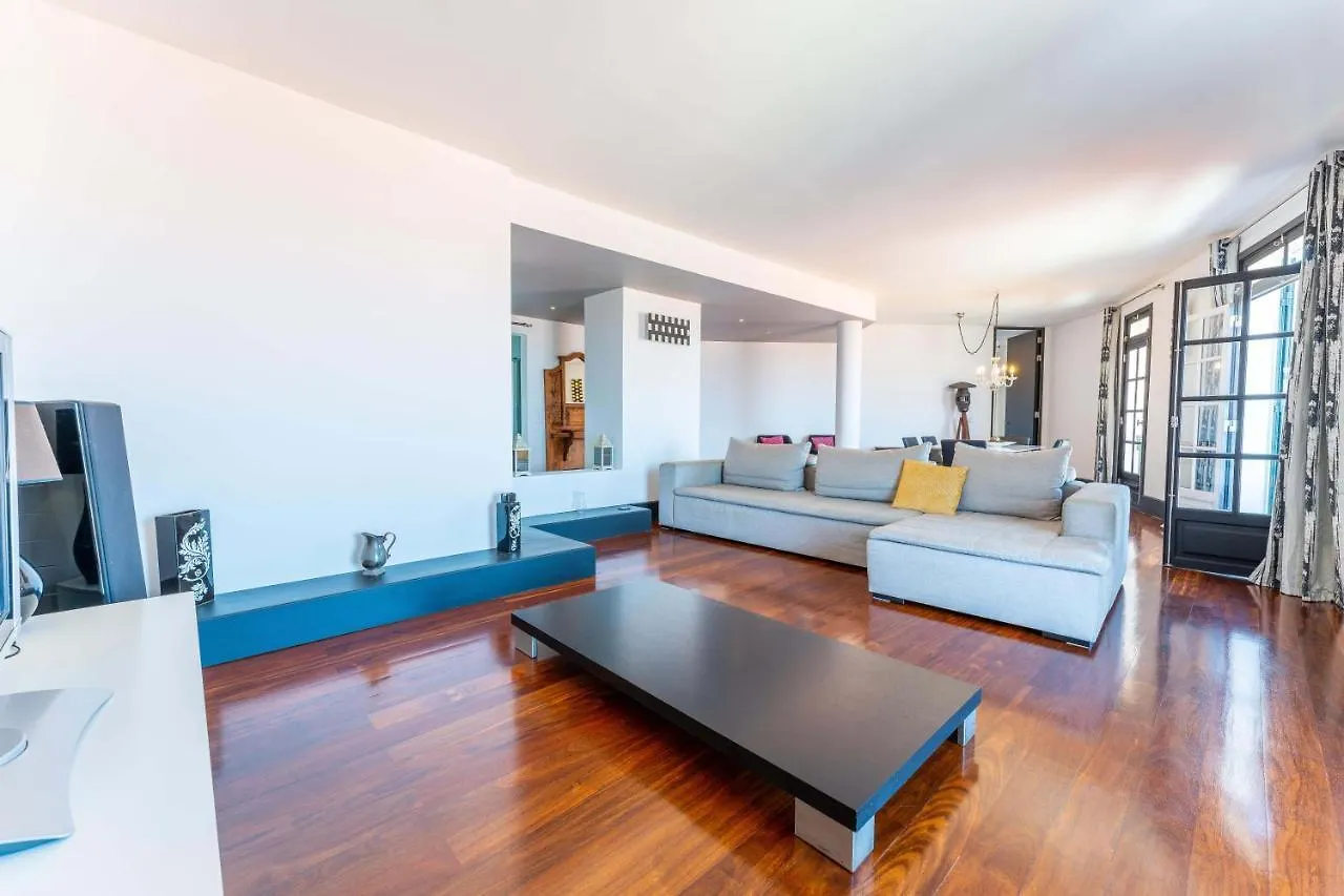 Flh Funchal Artistic Apartment With Balcony location